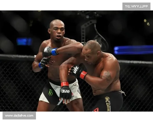 乔恩·琼斯将哈比布卷入与丹尼尔·科米尔的社交平台纷争